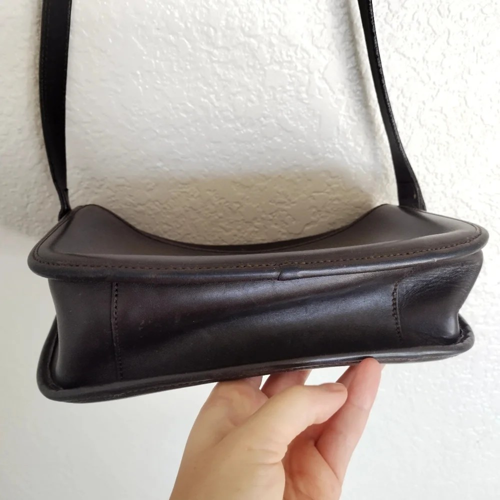 Vintage Coach 202-07 City Bag Crossbody Shoulder Dark Brown Leather